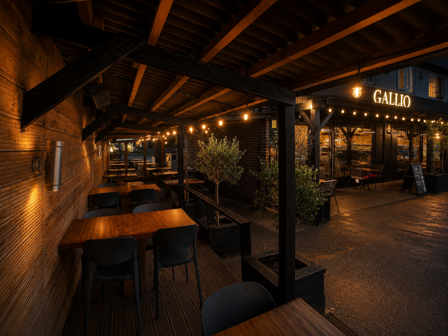 Our story: long evenings, warm hospitality and Mediterranean tables